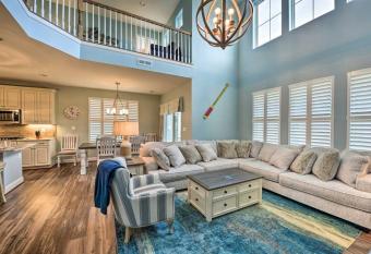 Greys Neck has rooms with a private hot tub