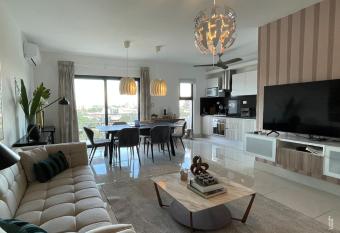 Soha panorama- A14- 2 dormitorios allows 18 year olds to book a room