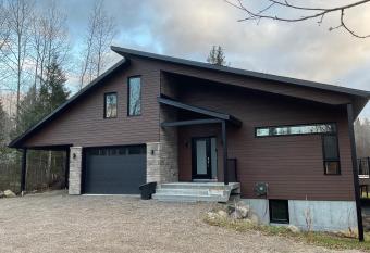 Chez vous et moi has Balcony rooms
