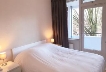 KeyCity Apt Near Amsterdam & The Hague has Balcony rooms