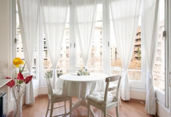 Hostal Felipe 2 has Balcony rooms