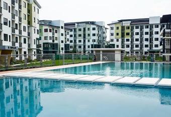 Le Diore   s 2 BR staycation beside Enchanted Kingdom has Balcony rooms