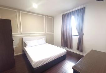       c                   Private Room   @Sentosa    Southkey      Mid Valley    allows 18 year olds to book a room