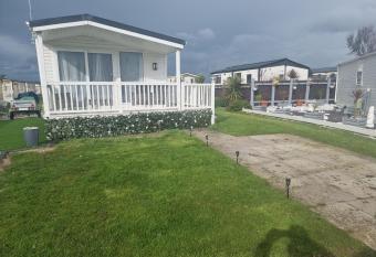 Lyons robin hood lodge Rhyl has Balcony rooms