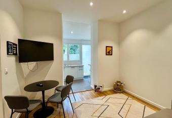 Suite Clovis 2 has Balcony rooms