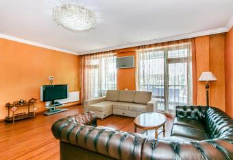 ISR Plaza Apartment Center Tarqovi has Smoking/Balcony rooms