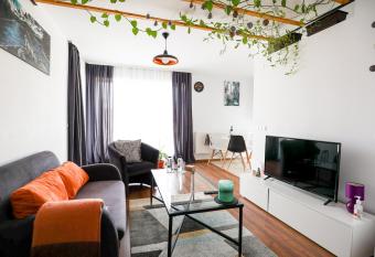 Modern Condo with parking, Sibiu allows 18 year olds to book a room