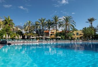 Hacienda San Jorge allows 18 year olds to book a room