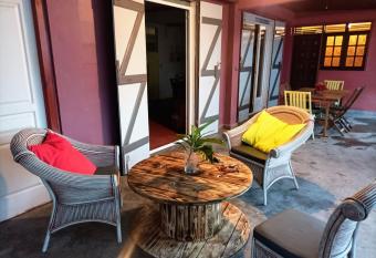 Location centre Gosier allows 18 year olds to book a room