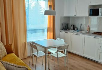 M  ynarska - s  oneczne apartamenty has Balcony rooms