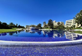 Alvor Paradise With Pool by Homing allows 18 year olds to book a room