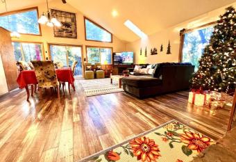 Luxury Forest View Chalet has Balcony rooms