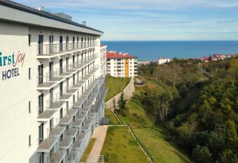 Unifor Hotels allows 18 year olds to book a room