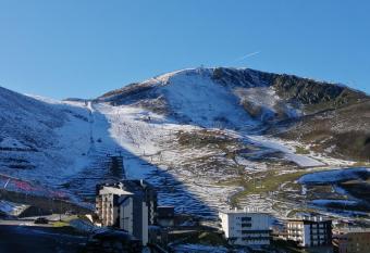 Studio Pla d Adet has Balcony rooms