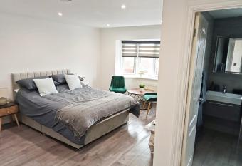 Sweet Nights Newhaven allows 18 year olds to book a room