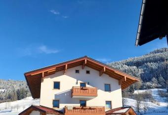 Bio Schartenhof allows 18 year olds to book a room