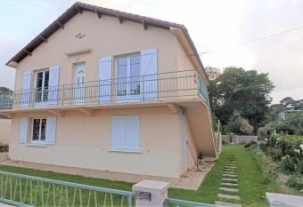 Maison 7p - Saint Br  vin les pins, proche plage has Balcony rooms
