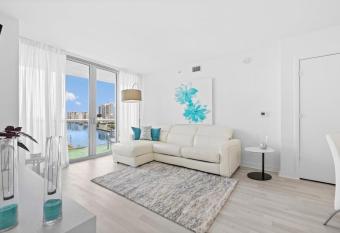 Beachwalk Resort Hotel has Balcony rooms