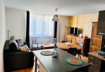 Appartement T1bis tout confort has Balcony rooms