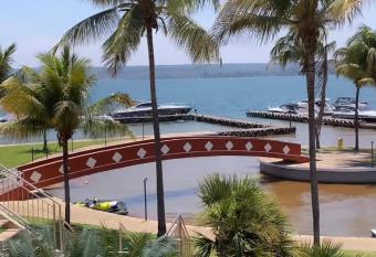 Jardim no concreto - Margens do lago Parano   has Smoking/Balcony rooms