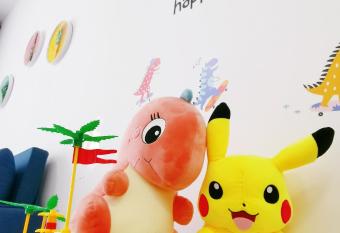 Legoland-HappyJoy -Stylish Comfy-2B2R-8pax-100mbs. has rooms with a private hot tub