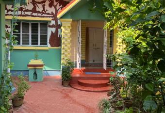 GHORUI has Balcony rooms