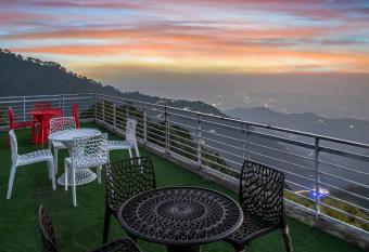 Aravindam House I Open Rooftop & Garden I Bonfire I By Vanasthali Kasauli has Balcony rooms