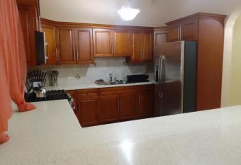 Abigail s Sunflower Entire 2 Bedroom Apt has Balcony rooms