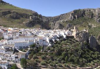 Hotel Zuhayra allows 18 year olds to book a room