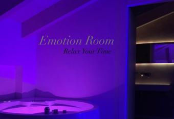 Villa Primod   has rooms with a private hot tub