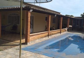 CASA COM PISCINA BROTAS has Smoking rooms