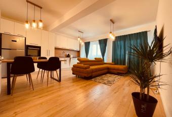 A&Y APARTAMENT has Balcony rooms