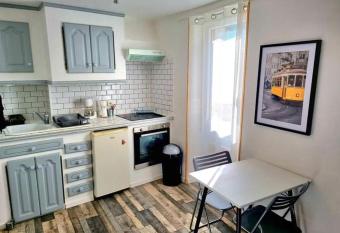 Belle appartement Perpignan plein centre allows 18 year olds to book a room