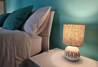 Colazione da Tiffany allows 18 year olds to book a room