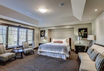 Westmount River Suites has Balcony rooms