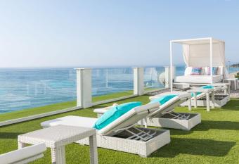 Hotel Planamar by Escampa Hotels allows 18 year olds to book a room