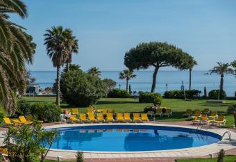 S Agar   Hotel Spa & Wellness allows 18 year olds to book a room