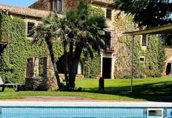 Mas Salvi Country Boutique Hotel allows 18 year olds to book a room