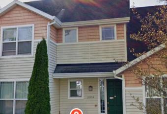 Adele House has Balcony rooms