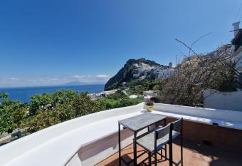 Il Cantuccio Rooms has Balcony rooms