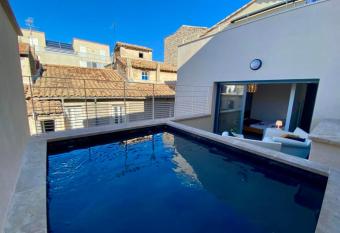 Le Secre t P4 with terrace and pool has Balcony rooms