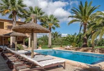 Villa sa Palmera has Balcony rooms