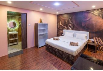 Flavia Paradise Hotel And Beach Resorts has Balcony rooms