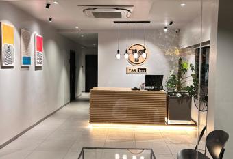 Yarinn allows 18 year olds to book a room