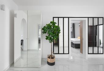 Villa Chanel has rooms with a private hot tub