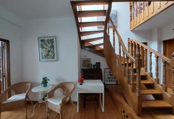 Guest House Sir Manuel - Unidade Senhora A Branca has Balcony rooms