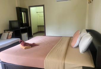 Lanta Darawadee Resort has Balcony rooms