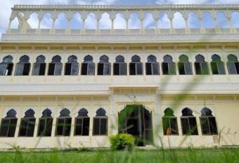 The Takhatgarh Resort has Balcony rooms