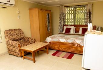 Kwamo Executive lodge allows 18 year olds to book a room