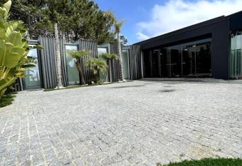 Nova Mans  o LA has rooms with a private hot tub